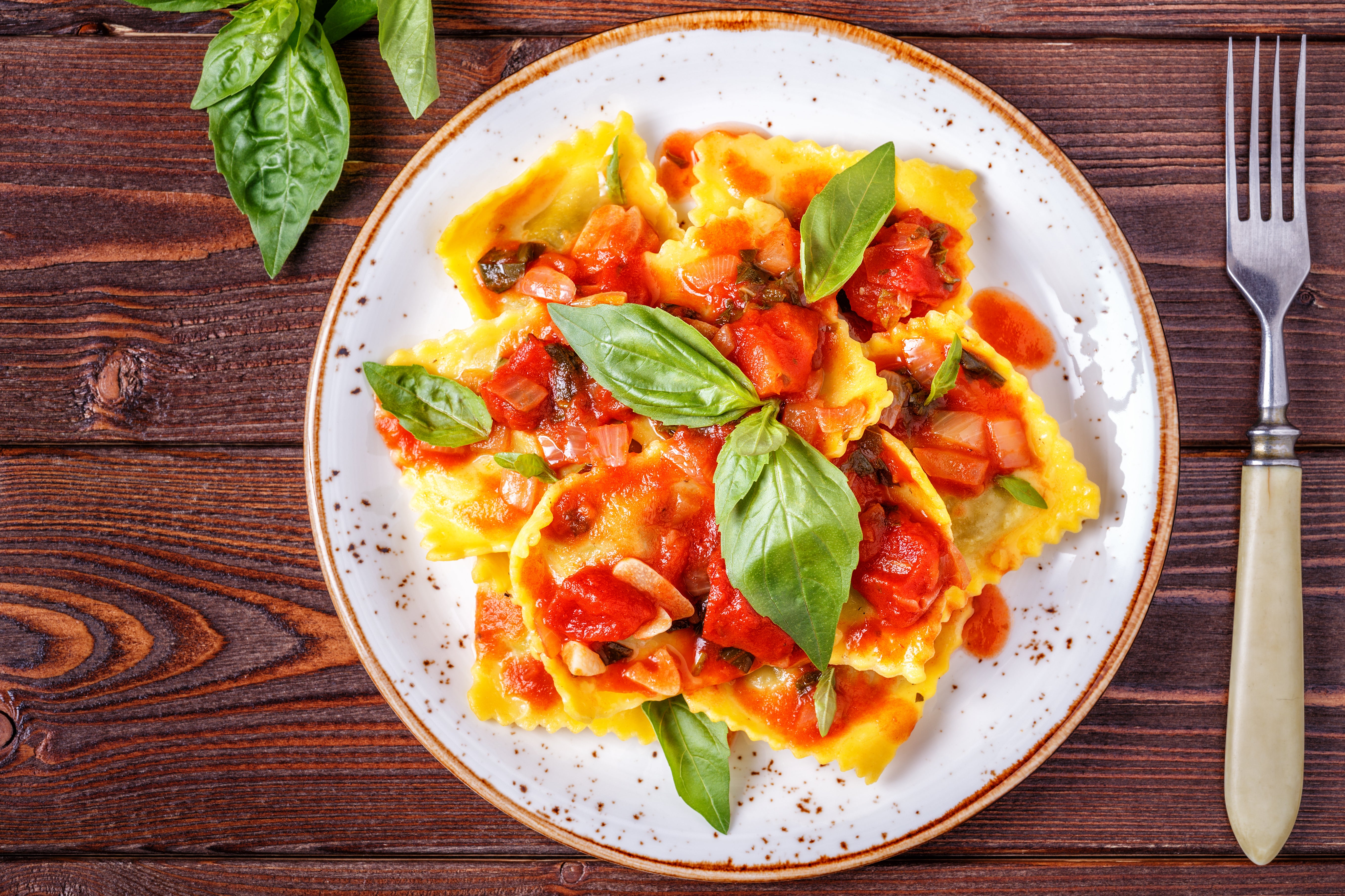 Spinach and Ricotta Ravioli with Tomato Sauce Rialto Foods